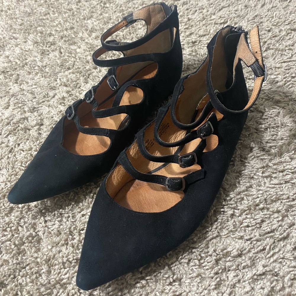 Black Pointy Toe Flats